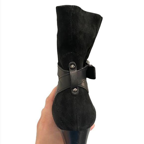 Clarks Black Suede Leather Bootie Buckle Detail. Womens Size 8.5 Medium - Picture 5 of 9